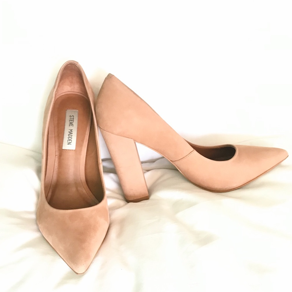 STEVE MADDEN nude heels suede material